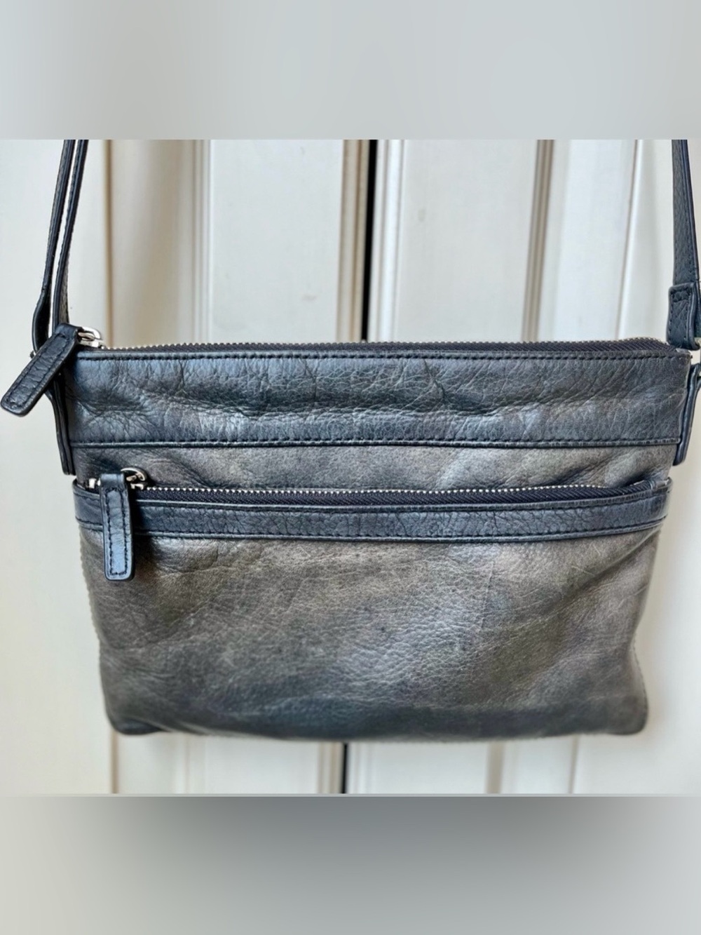 Margot New York distressed leather crossbody in grey. Quality leather bag!